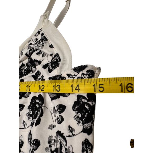 Jessica Simpson Elegant Floral Slip Dress with Lace Trim Size Medium - Picture 9 of 9